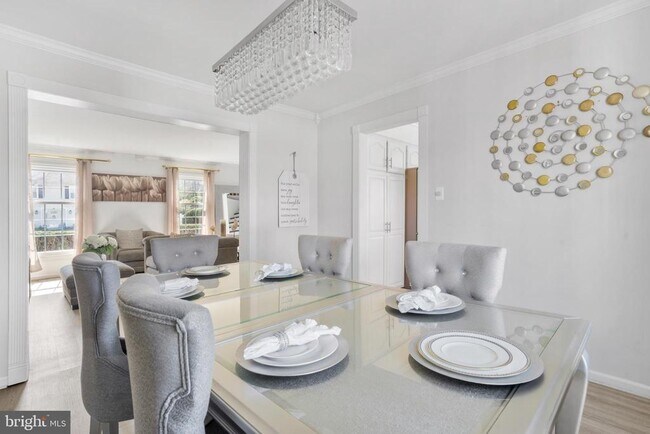 Building Photo - 5 Greenleigh Cir