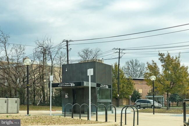 Building Photo - 3437 10th Pl SE