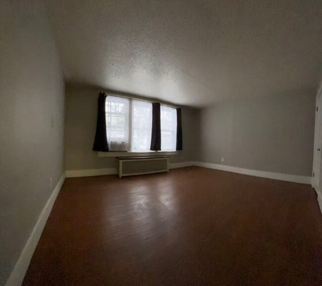 Building Photo - 214 S Glenwood Ave