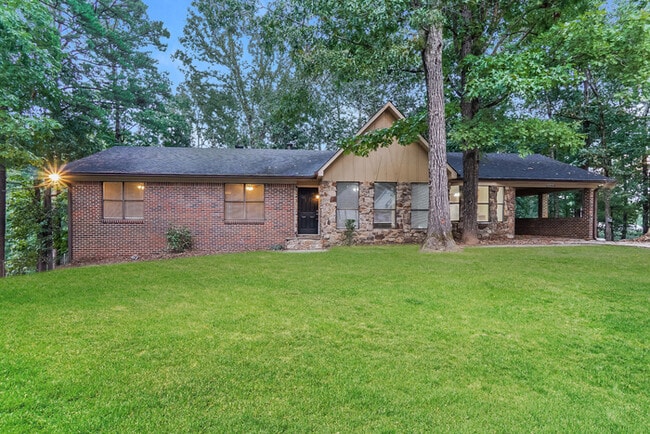 Building Photo - 13265 Donna Dr