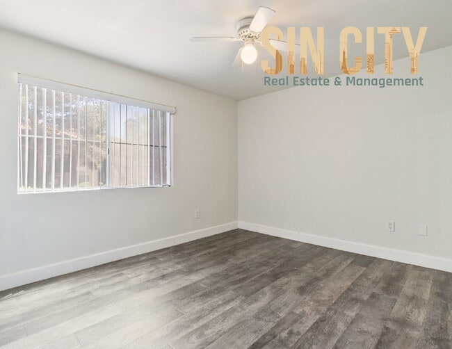 Building Photo - "Spacious 2-Bed, 2-Bath Condo Retreat on W...