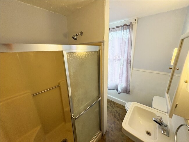 Building Photo - 136 Main St