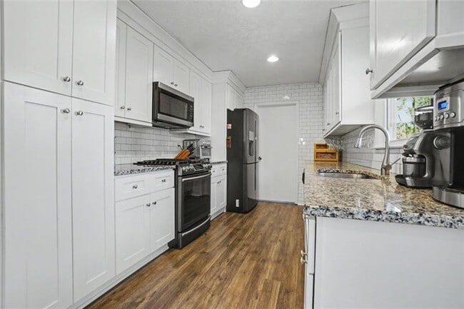 Building Photo - 2470 Trent Dr NE
