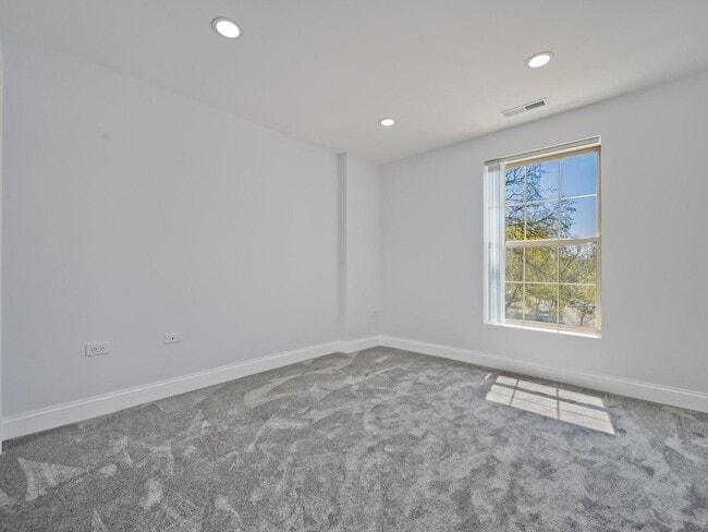 Building Photo - 1800 Dewes St