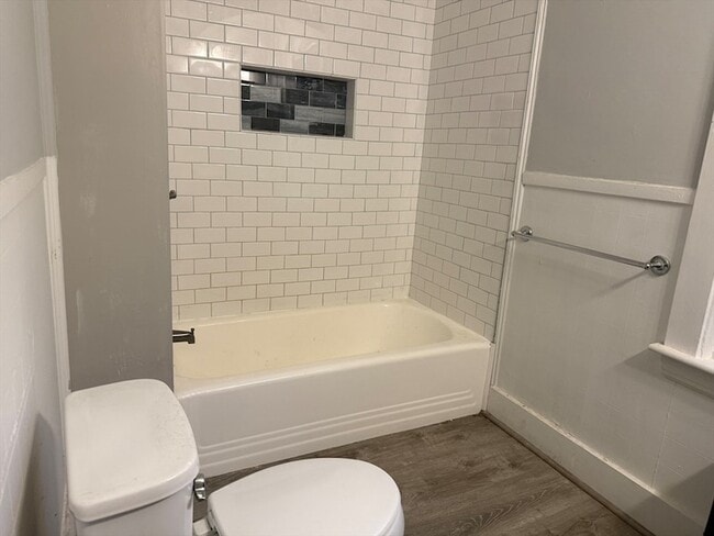 Building Photo - 10 Cushman St