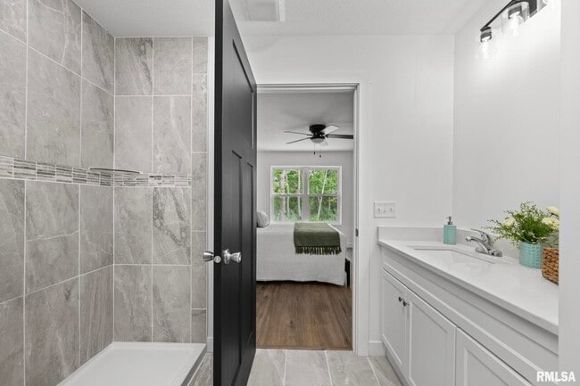 Building Photo - 813 WILLIAMS Way