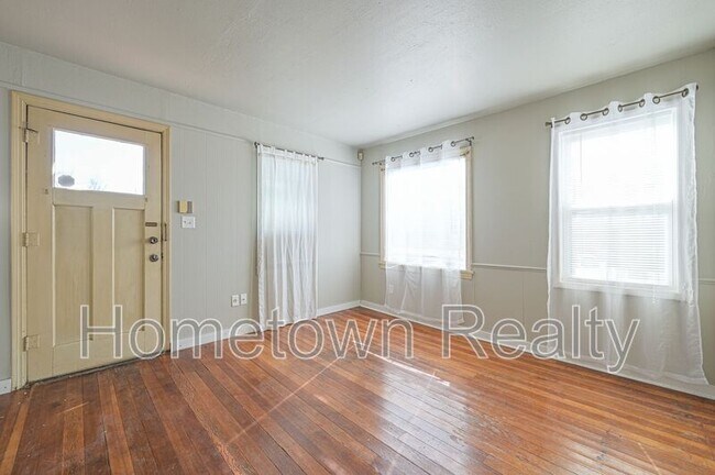 Building Photo - 1127.5 W Eufaula St