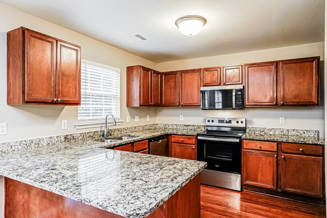 Building Photo - 676 Yorkshire Dr