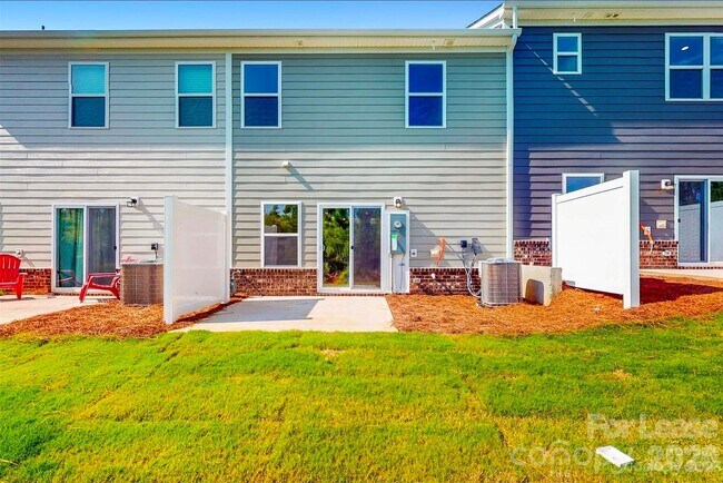 Building Photo - 2804 Trinity St