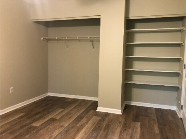 Building Photo - 1722 Hunters Trail