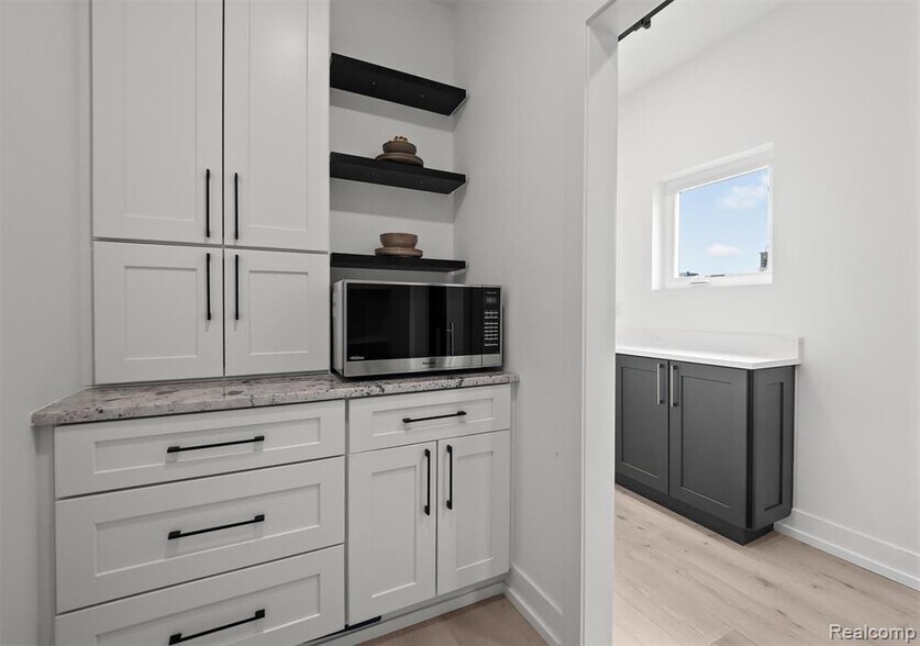 Building Photo - 125 N Washington Ave