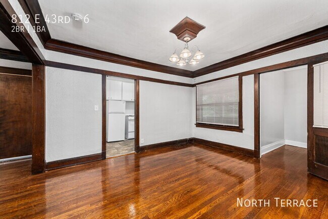 Building Photo - 812 E 43rd-6