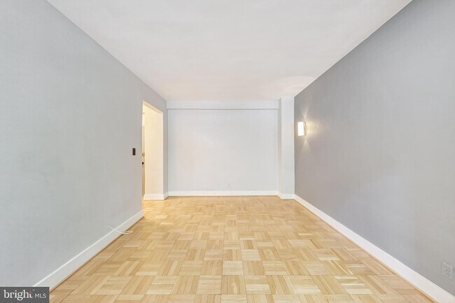 Building Photo - 1010 25th St NW