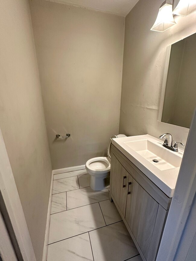 Building Photo - 600 Harbour N Dr