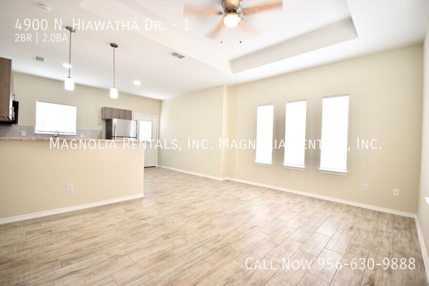 Building Photo - 4900 N Hiawatha Dr