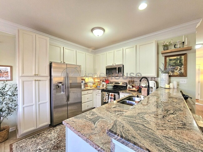 Building Photo - 820 Gem Ct