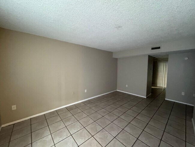 Building Photo - Contemporary 2/2 Condo Ground Level w/ Wheelchair Accessibility! 436/Curry Ford