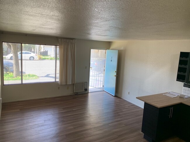 Building Photo - 1525 22nd St