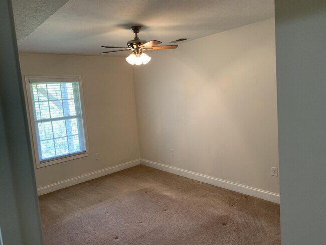 Building Photo - 172 Beth Ln