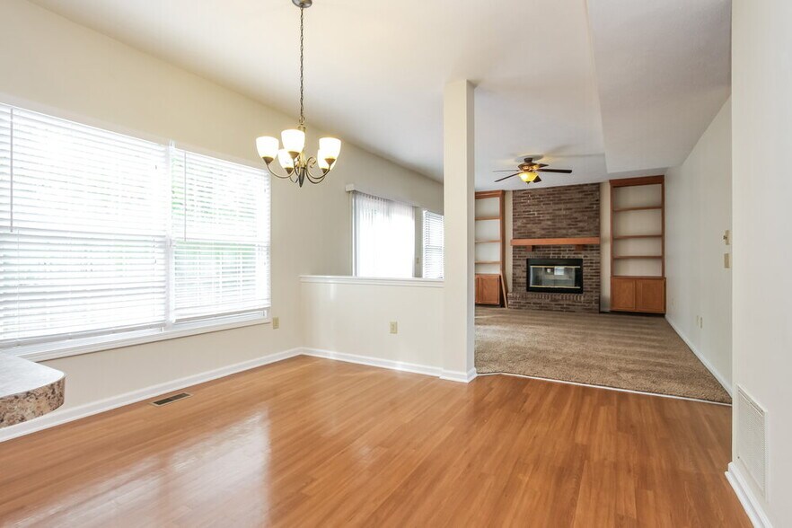 Building Photo - 5828 Mustang Ct