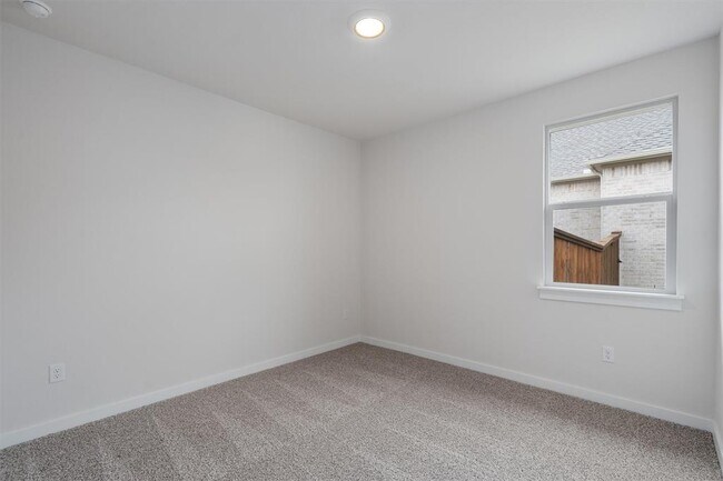 Building Photo - 305 Barton Run Dr