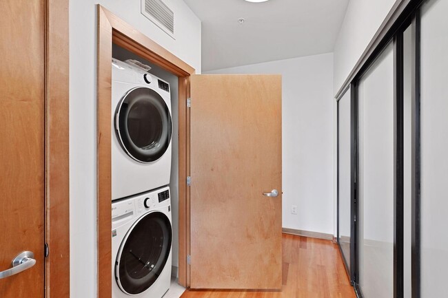 Building Photo - 15 E Franklin Ave