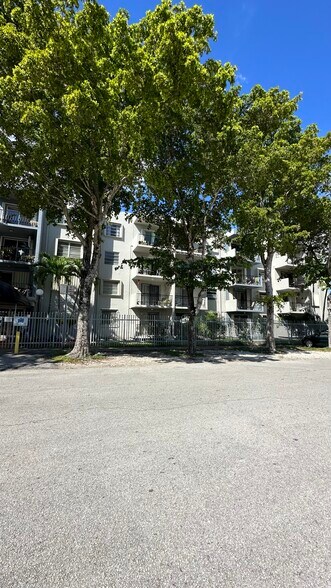 Building Photo - 3181 SW 13th St
