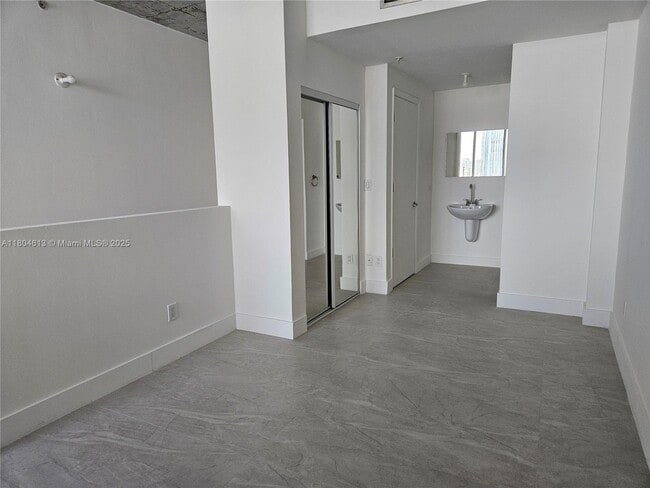 Building Photo - 690 SW 1st Ct