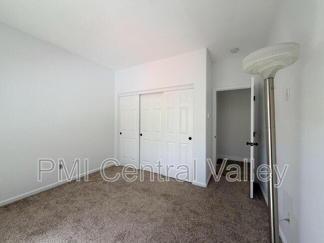 Building Photo - 108 Hornfels Ave