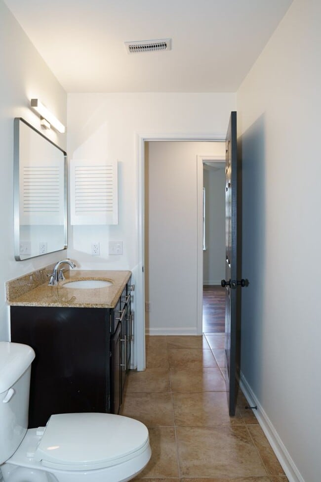 Building Photo - 3BR Home in Shell Point – Sunroom | Garage | Prime Location