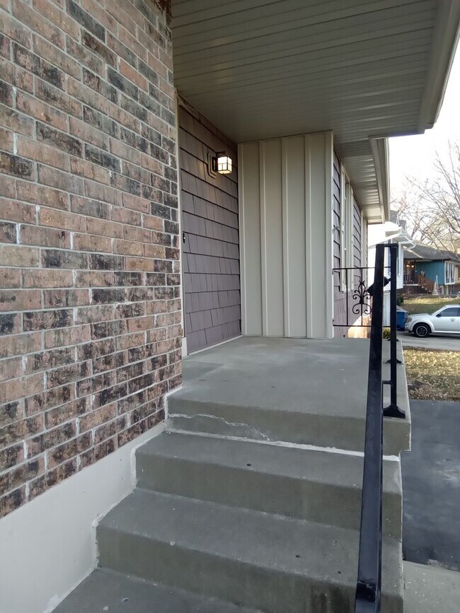 Building Photo - Coming soon! Newly Renovated SF in Liberty