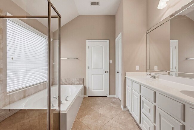 Building Photo - 2935 Fair Chase Dr