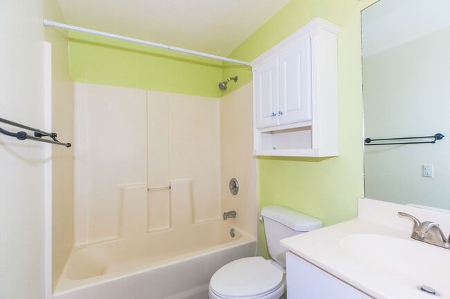 Building Photo - Suncrest in Ewa Gentry: 1-bed, 1-bath, 2-parking - PET Friendly !