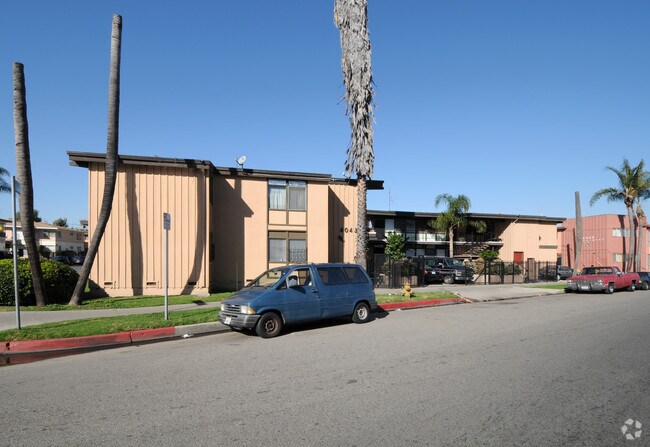 Primary Photo - 4043 Buckingham Rd