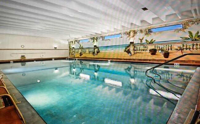 Building Photo - 543 Mansfield M