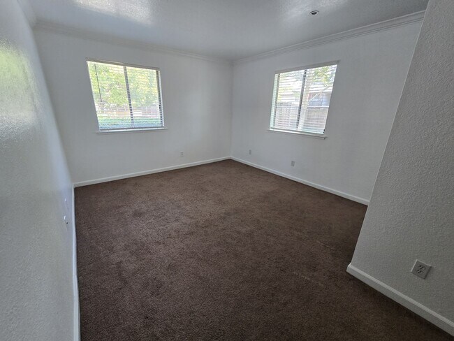 Building Photo - Two Bedroom Two Bath Condominium Unit for ...