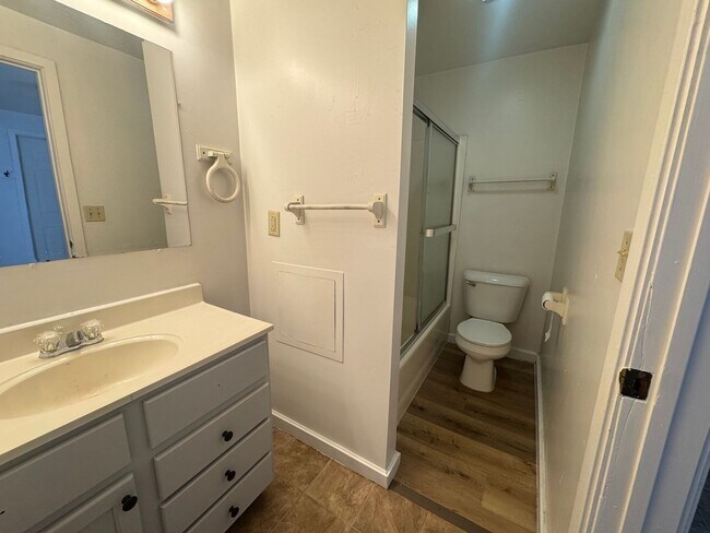 Building Photo - Chatham