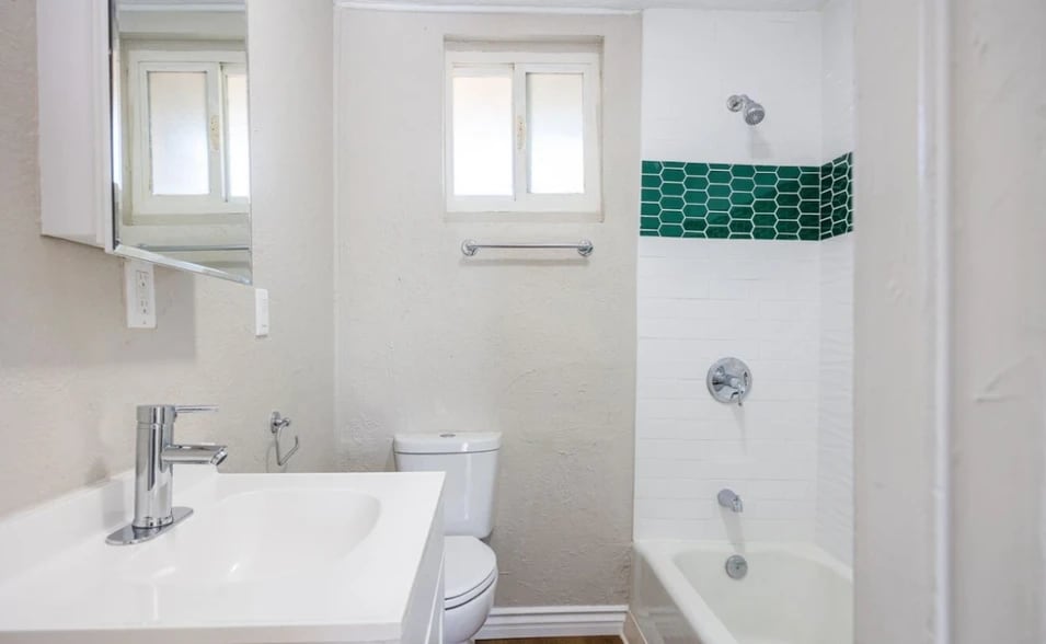 Building Photo - 809 N Arbor Ave