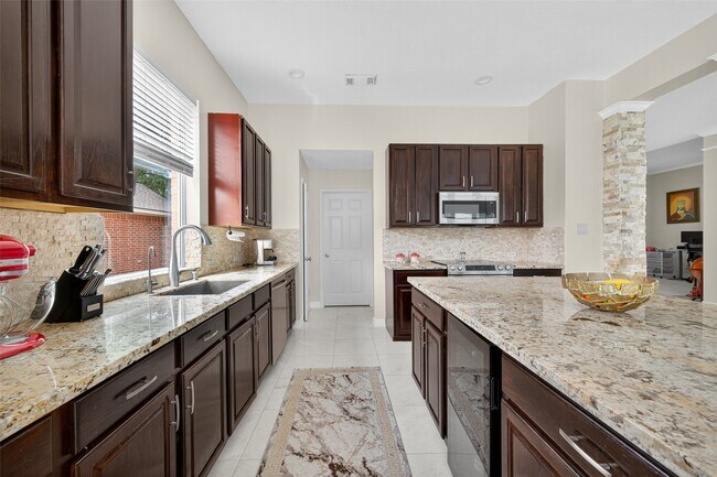 Building Photo - 7203 Thornmeadow Ln