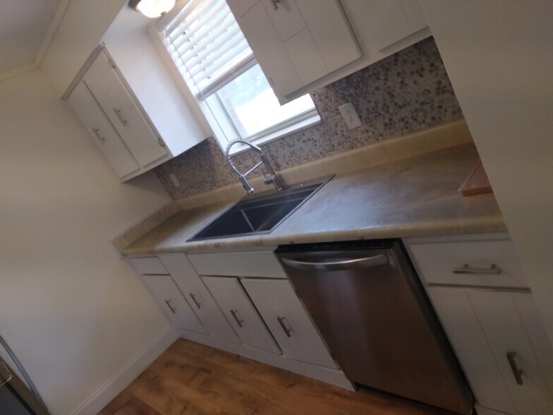 Building Photo - 439 Canberra Dr