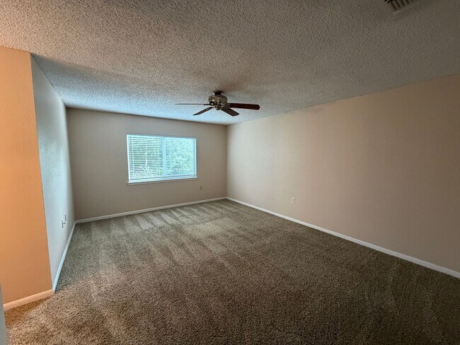 Building Photo - Charming One-Story Ranch on Corner Lot in ...