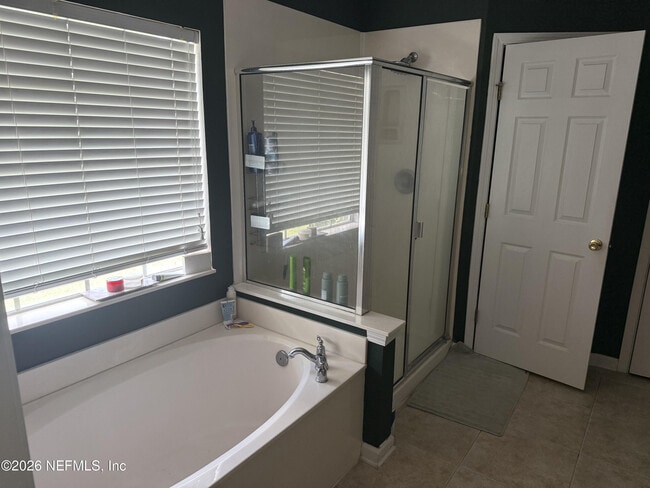 Building Photo - 11175 Castlemain Cir W