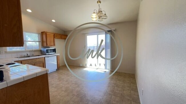 Building Photo - Three Bedroom Single Family Home in Fernle...