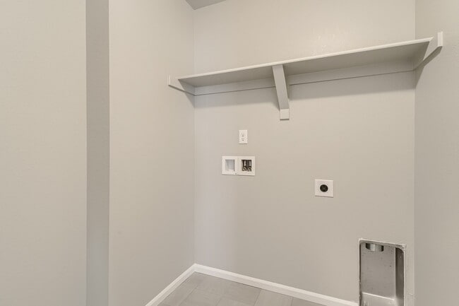 Building Photo - 6842 S Uriah St