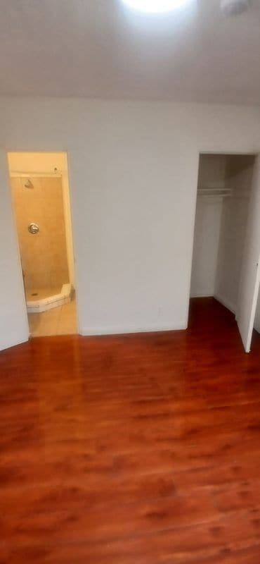 Building Photo - 4106 Rosewood Ave