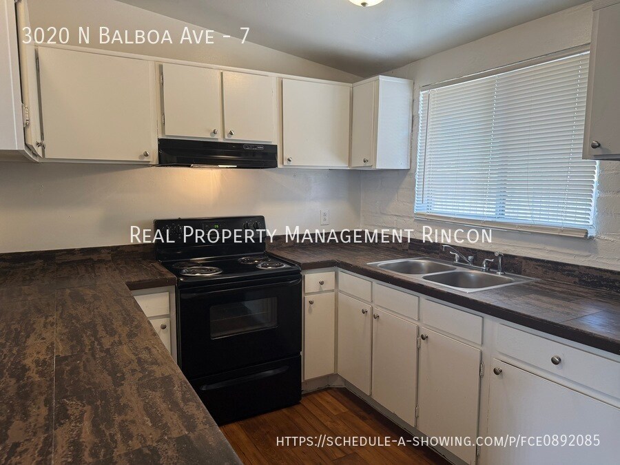 Building Photo - 3020 N Balboa Ave