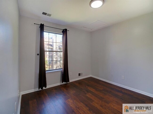 Building Photo - 105 Longfield Ct