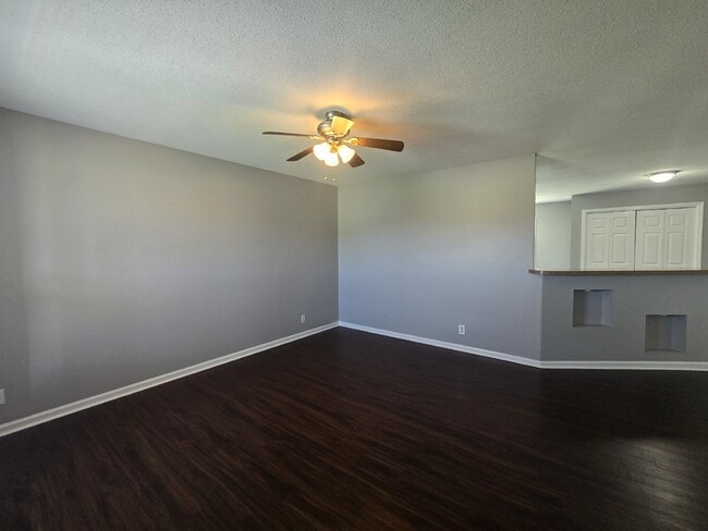 Building Photo - 202 Meagan Ct