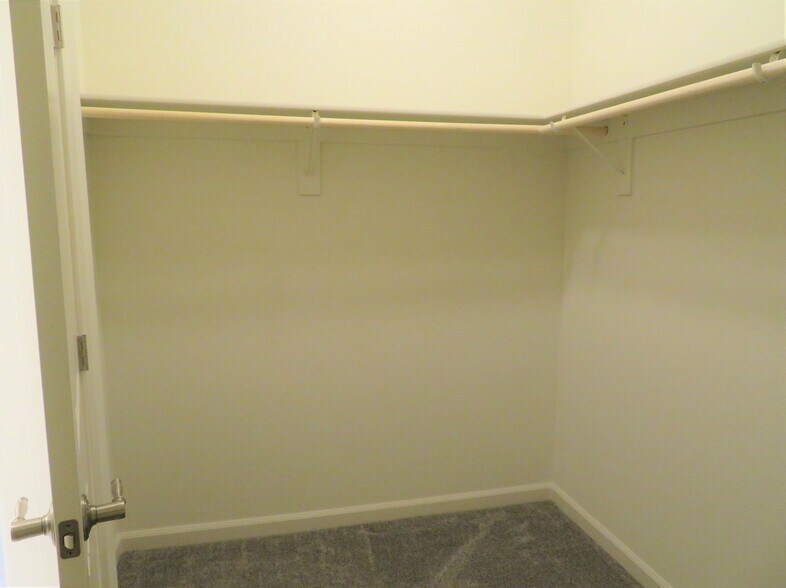 Master Closet - view 2 - 1301 Catalina Rdg