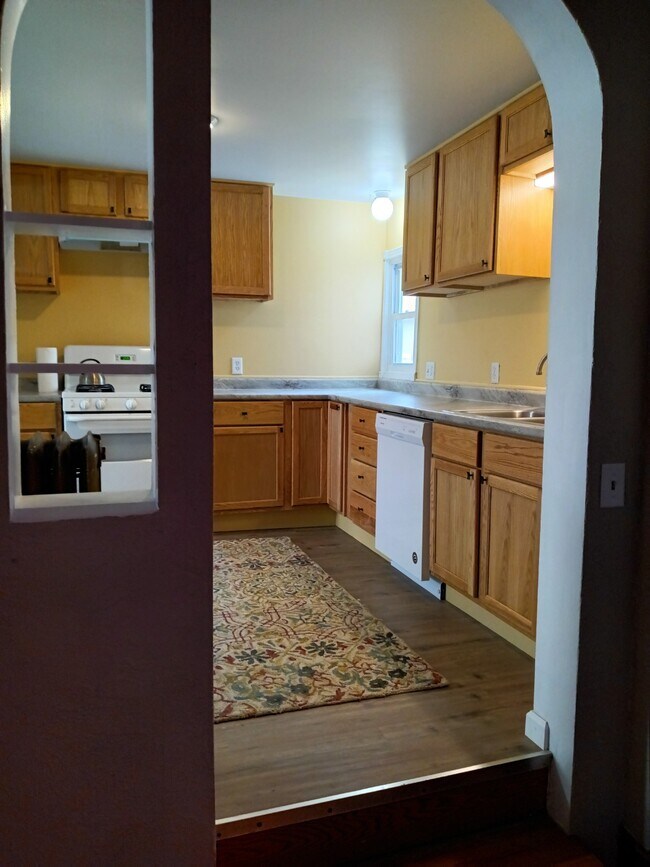 Building Photo - 2009 2nd St NE